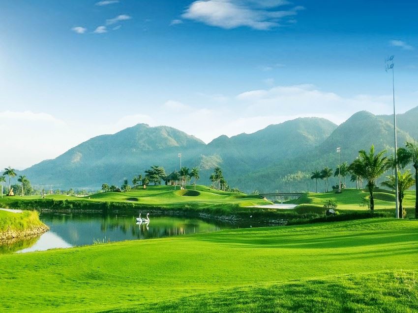 Sân Diamond Bay Golf & Villas