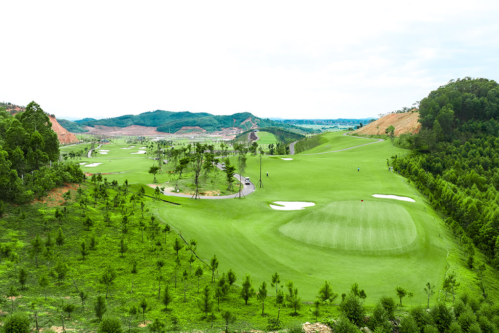 Corn Hill Golf & Resort (Luc Nam Golf Course) | Vietnam Golf Resort in  Northeast Vietnam